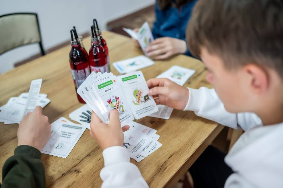 Igra u kojoj se uči prepoznavanje bulija